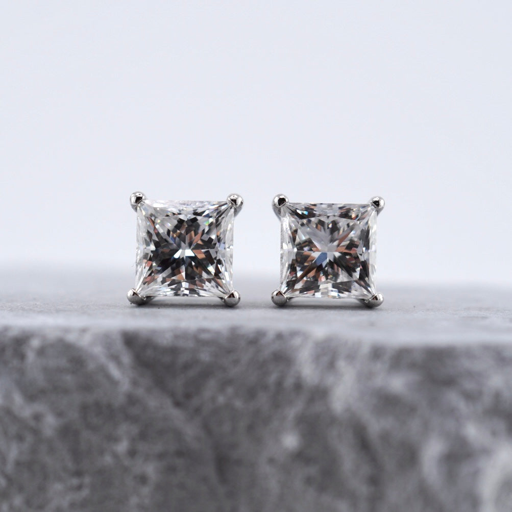 Classic Princess Solitaire Stud