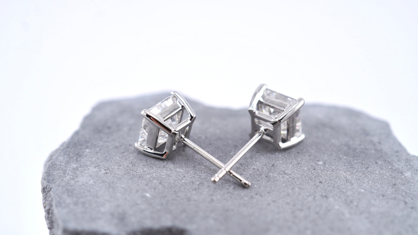 Classic Princess Solitaire Stud