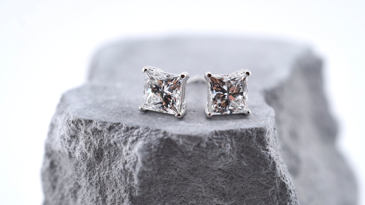 Classic Princess Solitaire Stud