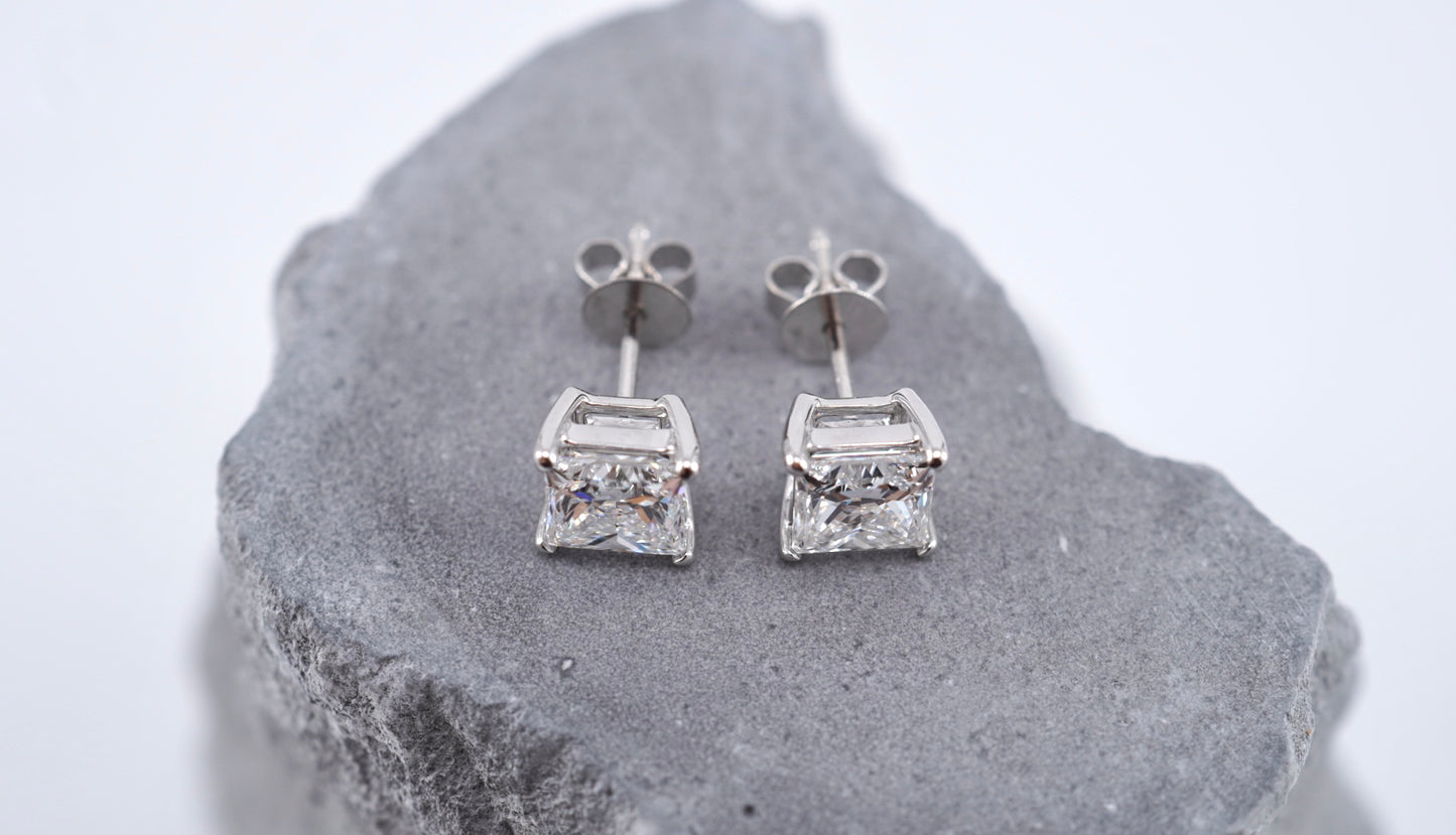 Classic Princess Solitaire Stud